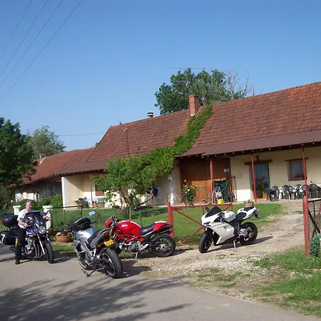 Villa Au Bosquet Fleuri Cosges Exterior foto